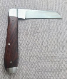 REAL LAMBSFOOT KNIFE..Aswhin Earl...#0022..3 5/8"..Ironwood....8670 steel..SS caps,bolsters & shield