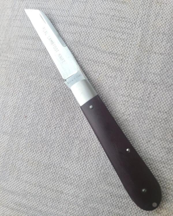 REAL LAMBSFOOT KNIFE..Aswhin Earl...#0021..3.5"..Burgundy linen ..8670..SS liners and bolsters