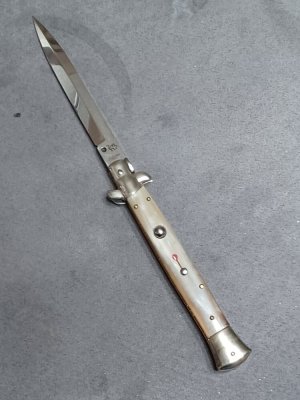 Walts Latama Made In Italy Clasic Swivel Bolster Stiletto  11".