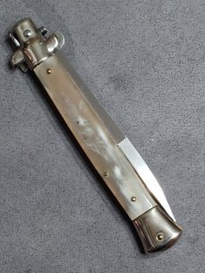 Walts Latama Made In Italy Clasic Swivel Bolster Stiletto  11".