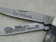 Clark Cut (Parker) Salem, IND Fort Vallonia Bone Mini Trapper Knife in Box 