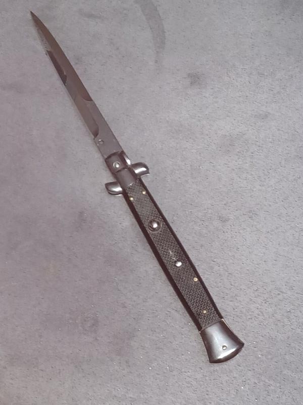 11" G10 scales Italian Stiletto. Frank Beltrame 