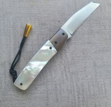 Vincenzo Balistreri Ragnar..3.75"....Mother of Pearl..AEB-L..liners..lanyard pin and bead..coa.slip