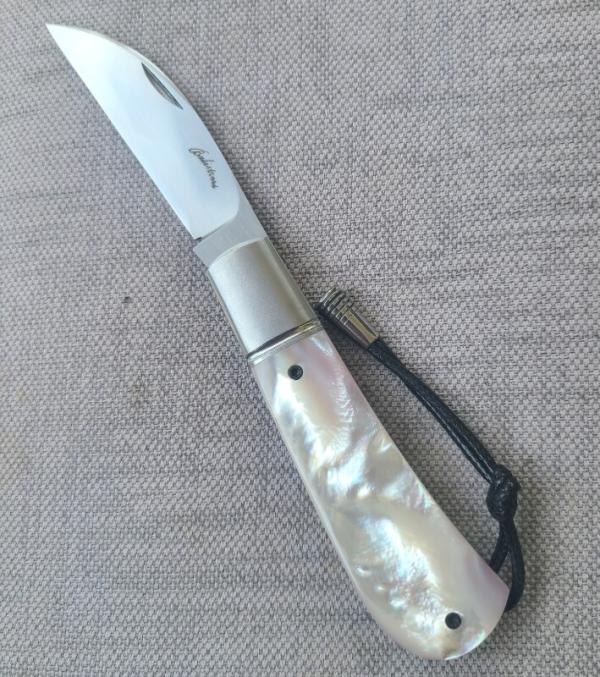 Vincenzo Balistreri Swayback..4"....Mother of Pearl..AEB-L..liners..lanyard pin and bead..coa.slip