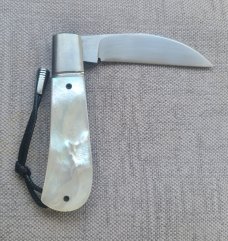 Vincenzo Balistreri Swayback..4"....Mother of Pearl..AEB-L..liners..lanyard pin and bead..coa.slip