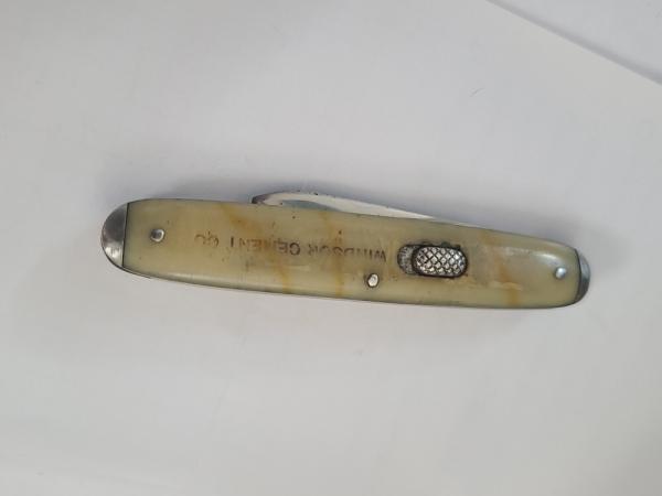 VINTAGE1918 FLYLOCK KNIFE CO B.PORT CONN BUTTERSCOTCH SCALES DOUBLE BUTTON AUTO KNIFE