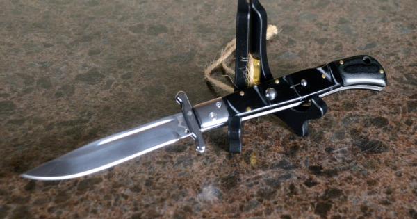 AKC 11" Roma Automatic Swinguard