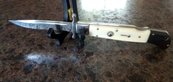 AKC 11" Roma Automatic Swinguard