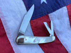 Vintage Bulldog Brand (Standing bulldog) 4" Whittler w/ Sweet Mother of Pearl Handles
