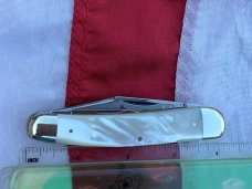 Vintage Bulldog Brand (Standing bulldog) 4" Whittler w/ Sweet Mother of Pearl Handles