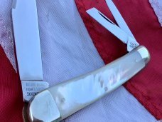 Vintage Bulldog Brand (Standing bulldog) 4" Whittler w/ Sweet Mother of Pearl Handles
