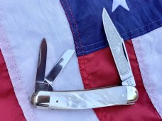 Vintage Bulldog Brand (Standing bulldog) 4" Whittler w/ Sweet Mother of Pearl Handles
