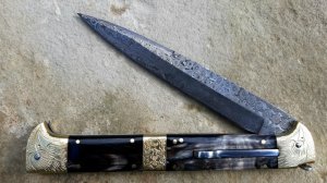 13" Double Eagle Picklock Switchblade. Damascus Blade and Buffalo horn handles.