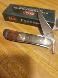 Case 2004 russlock red/green wooden scales 