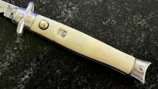Shur-Snap Bowtie Fishtail Switchblade, Used 