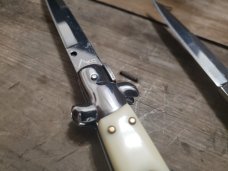 3 AKC Push Button Switchblade Stilettos