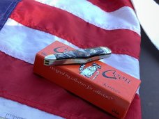 Colonel Coon (by Queen) Humpback Whittler Pocket Knife w/ Nice Prater? Synthetic Handles -NOS