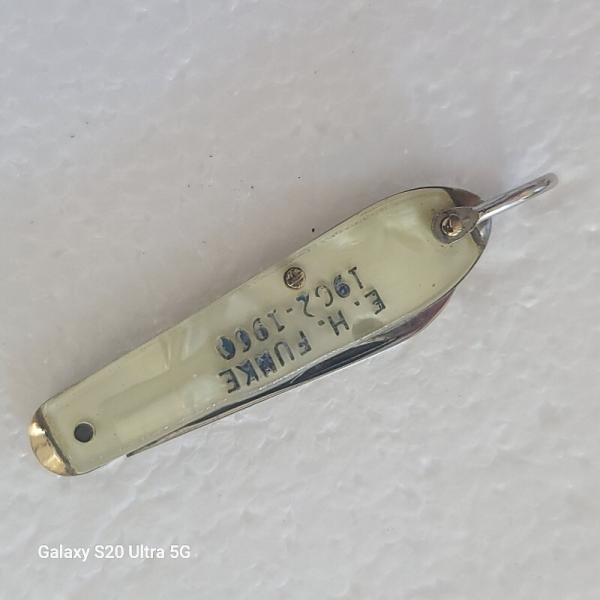 RARE! VINTAGE TINY KNIFE/A 2" TINY HANDLE ON A 1.5" BLADE TO A FULLY OPEN 3.5"