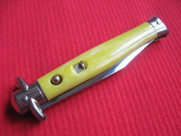 Colonial Shur-Snap Bow Tie Fish Tail Prov. U.S.A. Switchblade Knife