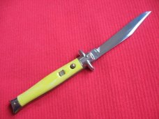 Colonial Shur-Snap Bow Tie Fish Tail Prov. U.S.A. Switchblade Knife