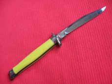 Colonial Shur-Snap Bow Tie Fish Tail Prov. U.S.A. Switchblade Knife