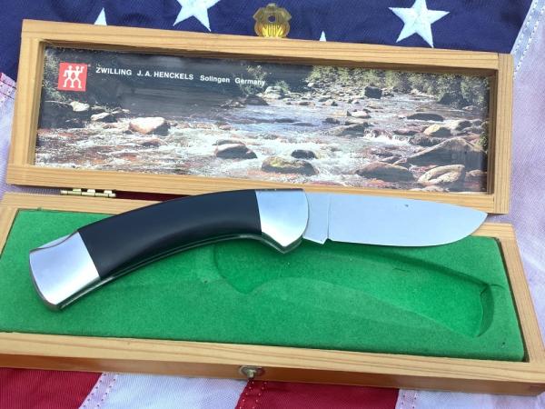 Vintage J A Henckels Single Blade Lock back Large Hunting/Hunter knife in wood display box Vintage J A Henckels Single Blade Lock back Large Hunting/Hunter knife in wood display box