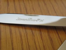 Queen Cut Co Checkered Sheffield Pearl Doctors Knives Pattern # 96