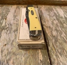 Case Trapper Lock  3154L yellow synthetic 