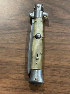 Roached Virginia Swivel