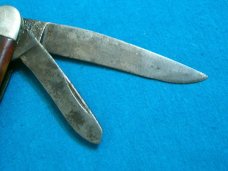 VINTAGE 4 LINE CAMILLUS FANCY RED BLACK CANDY STRIPE SWIRL STOCKMAN FOLDING POCKET KNIFE KNIVES OLD