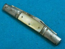 VINTAGE PEARL KAMP CUTLERY FLORA WORKS GERMANY MOP CONGRESS KNIFE KNIVES OLD