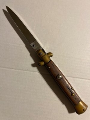 Broken Inox Stiletto-type switchblade