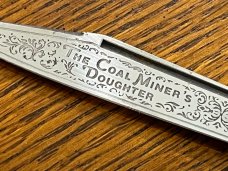 Fight'n Rooster Frank Buster "Coal Miner's Daughter" 2-Blade Pen Knife w/Celluloid Scales Germany