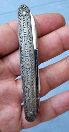 3 1/4" Rare Custom Made knife with scissor, Very Nice Silver Filigree Scales