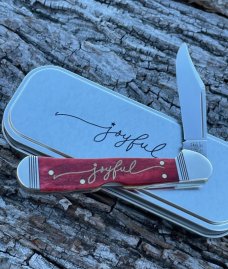 CASE XX ** 2023 CHRISTMAS OLD RED MINI COPPERLOCK WITH JOYFUL ARTWORK