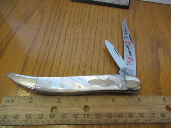 Fight'N Rooster 1991 Pearl Large Texas Tooth pick 