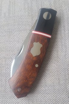 Willem Steenkamp Dino.3 5/8"..M390..Ironwood scales....micarta Bolstesters.. spacer...slip.pouch.coa