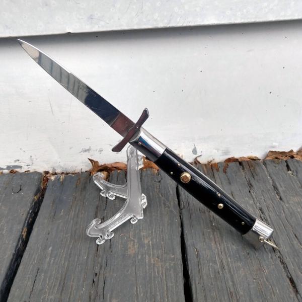 Large Size Batwing Rizzuto Estileto w/ Swedge Blade Large Size Batwing Rizzuto Estileto w/ Swedge Blade
