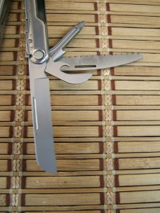 LEATHERMAN REBAR SILVER MULTI-TOOL PORTLAND OR. NEAR MINT NEVER USED OR CARRIED CONDITION W/17 TOOLS