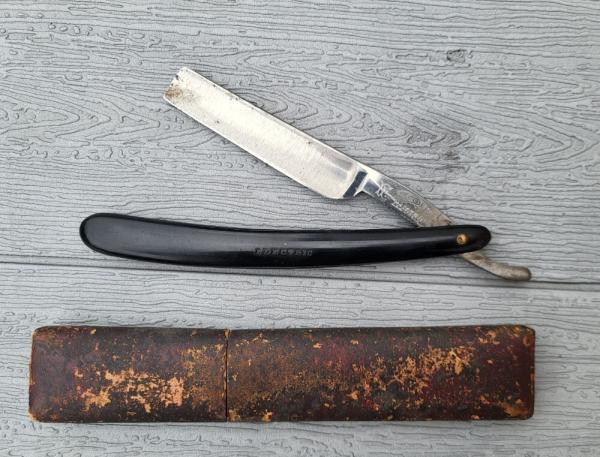 5/8"Vintage Friedmann & Lauterjung Electric Straight Razor with box