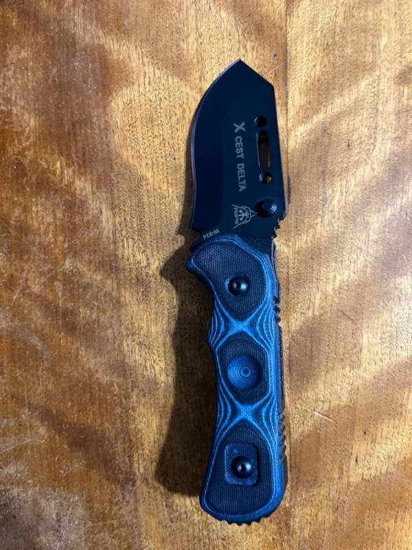 Tops Xcest Delta folder