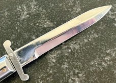 Rizzuto Estileto Milano Korea Clone Swing Guard Switchblade Knife  