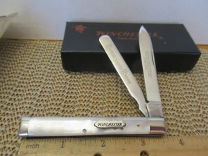 Winchester 2003  Pearl Doctors Knife with Spatula Model # WR 28082 