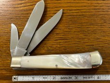 Fight'n Rooster Ltd Ed 1996 "Fort City Knife Collectors" Trapper Knife w/MOP Sc