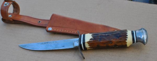 Voos Solingen Germany Fist/Arrows Logo Hunting Knife 7" OAL Near Mint Original Sheath Nutted Tang Voos Solingen Germany Fist/Arrows Logo Hunting Knife 7" OAL Near Mint Original Sheath Nutted Tang