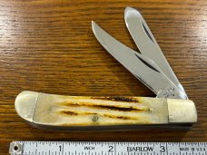 Frost Cutlery 14-024SC Bullet Trapper I 2-Blade Knife w/Worm Groove Bone Scales