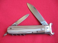 VINTAGE ROSA V. MANIAGO INOX STAMPED ITALIAN MANUAL SHELL PULLER KNIFE
