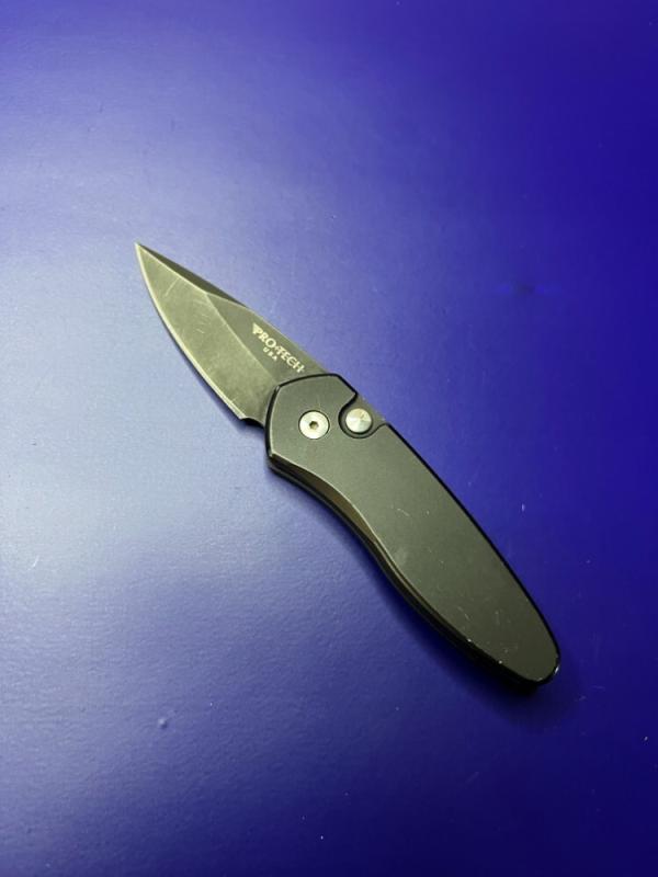 Pro-Tech Sprint PR5 Black Automatic Knife (1.95" Blade) Pro-Tech Sprint PR5 Black Automatic Knife (1.95" Blade)