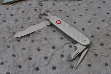 Swiss Army Victorinox Alox Soldiers Knife 6 Functions Aluminum Color Dated 2003