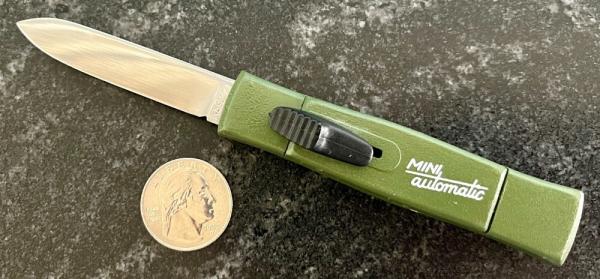 Vintage OD Green Mini Automatic Out The Front (OTF) Switchblade Knife, Made in Italy, Unused Vintage OD Green Mini Automatic Out The Front (OTF) Switchblade Knife, Made in Italy, Unused